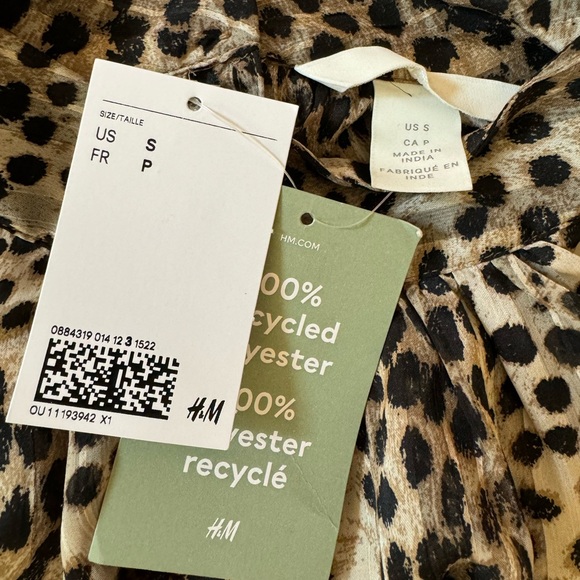 🌸HM leopard print blouse - Picture 3 of 6